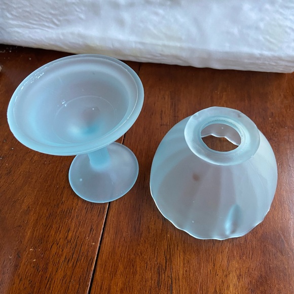 Vintage, Fairly Light Holder Blue Satin Glass. - Picture 3 of 3